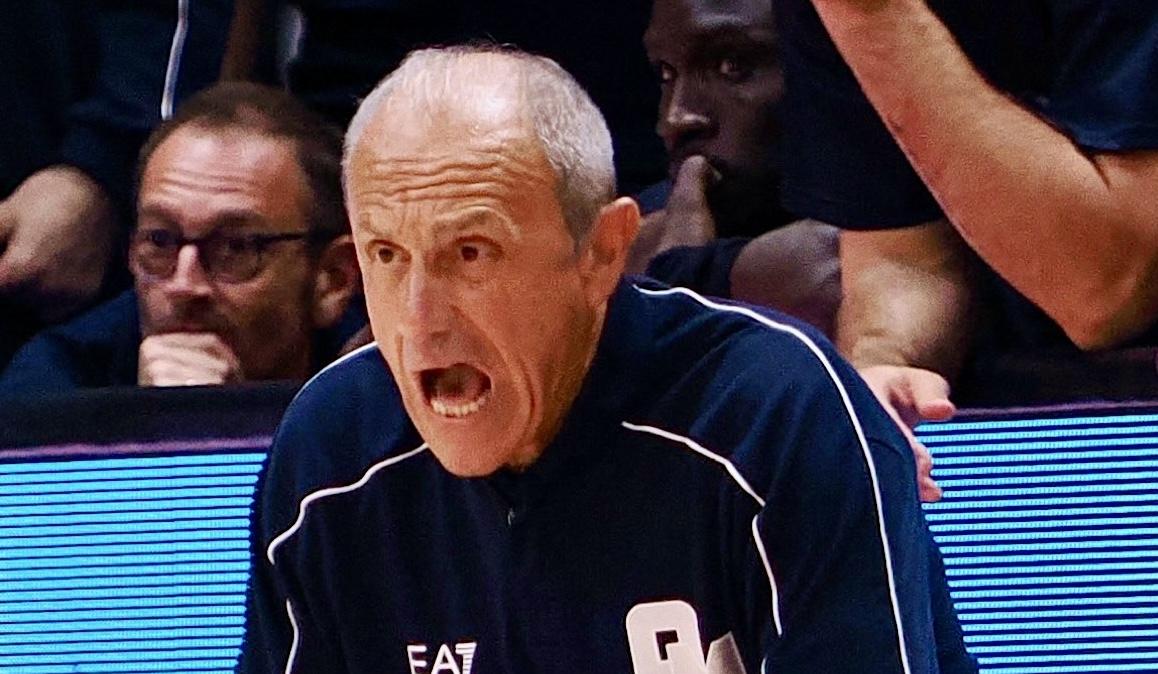 L’EA7 passa in Sardegna sul parquet della Dinamo