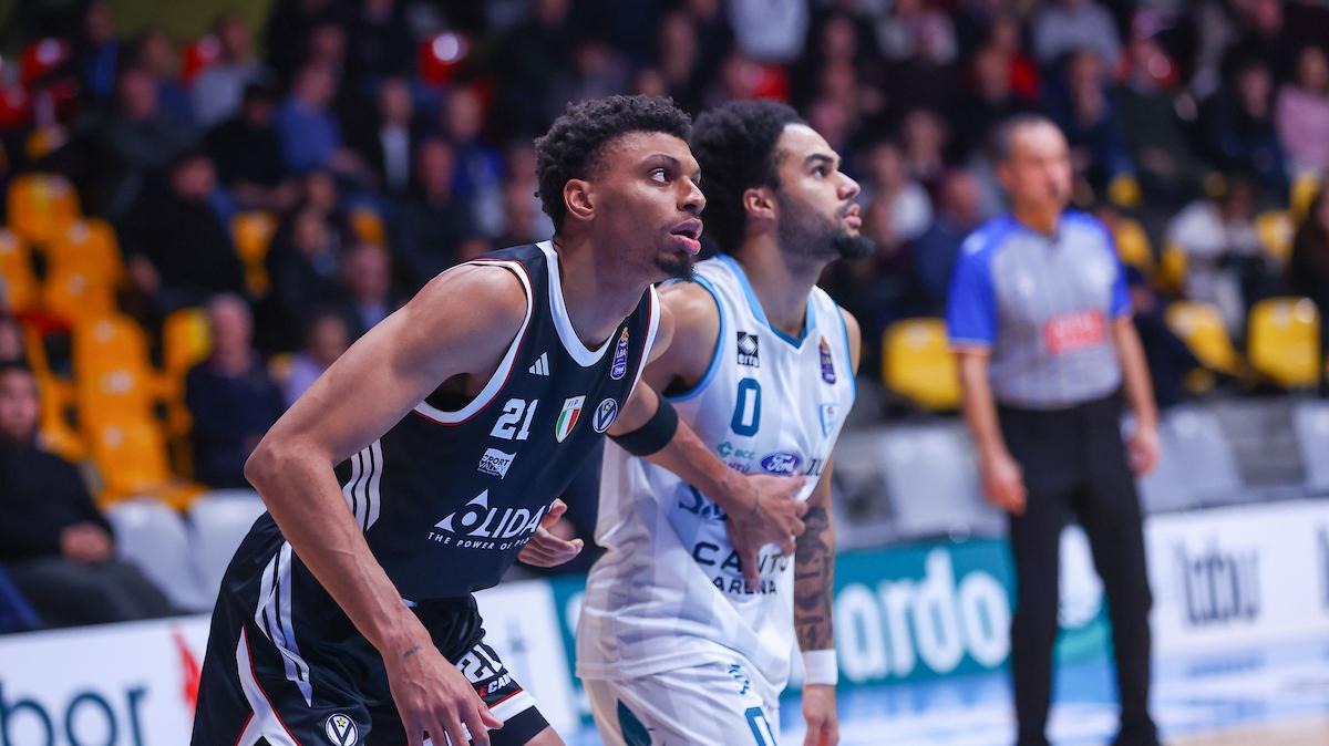 Virtus Bologna, Derrick Alston: «Puntiamo ai playoff di EuroLeague»