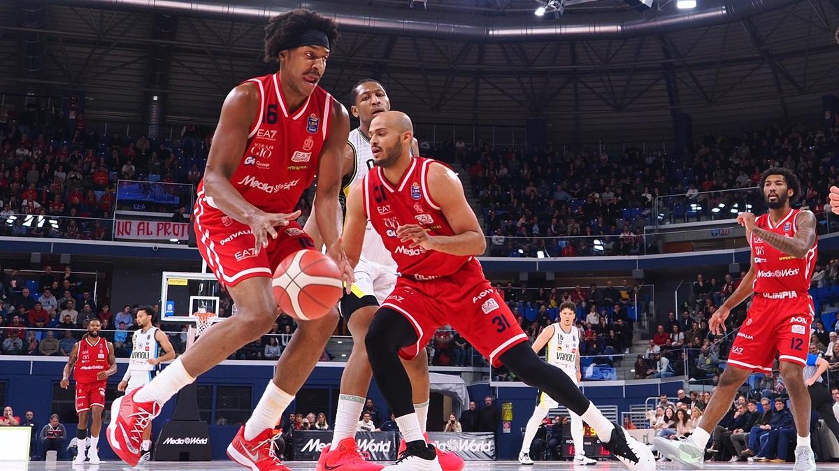 Dopo quasi 40 anni, l’Olimpia Milano ritrova Udine per allungare la serie