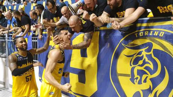 Alibegovic festeggia in curva