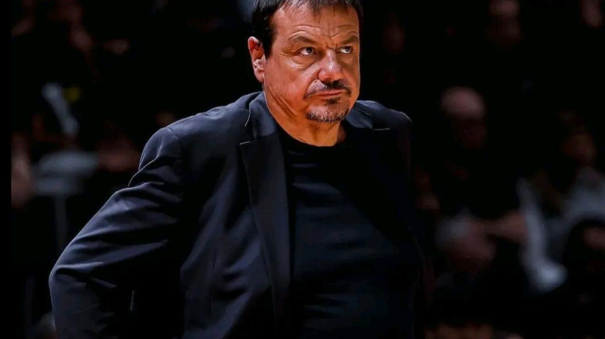 Espulso Ataman al Paladozza: doppio tecnico al coach del Pana