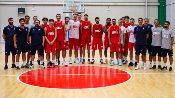 A2 - Tanti tifosi e tanto entusiasmo al raduno della Pallacanestro Forlì 2.015