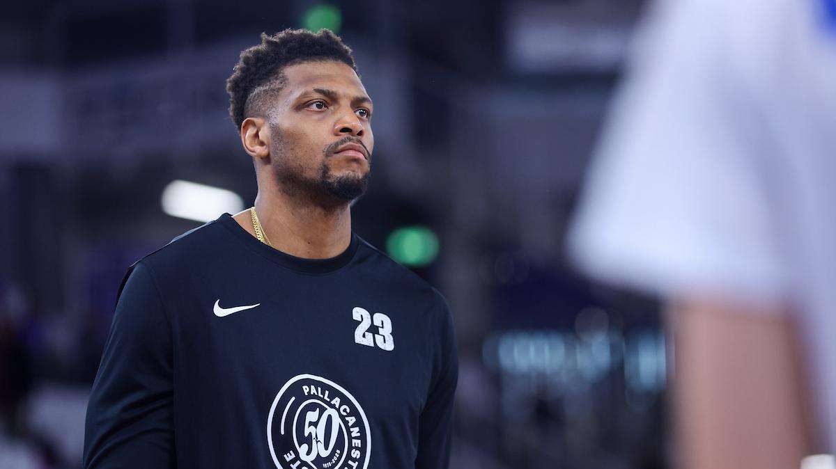 Dinamo Sassari in pressing su Tomassini e Jeff Brooks