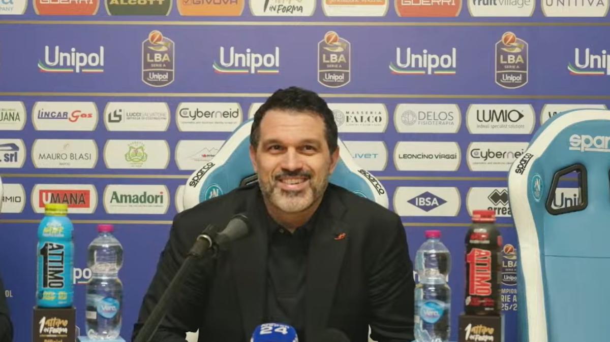 "A Cremona mi ci mandate?": la battuta di Magro dopo la vittoria di Napoli su Varese