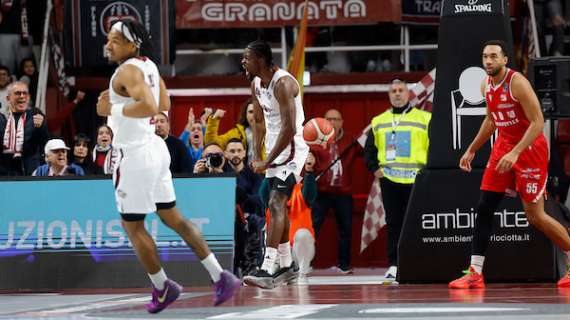 LIVE LBA - Inarrestabile Trapani Shark, schiantata Reggio Emilia: 109 punti segnati e +36