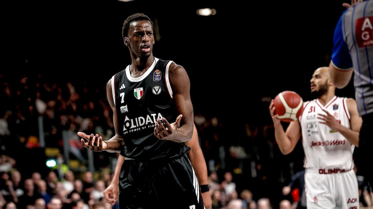 Saliou Niang, offerta da 5 milioni dalla NCAA. Per la Virtus pronto un maxi buyout