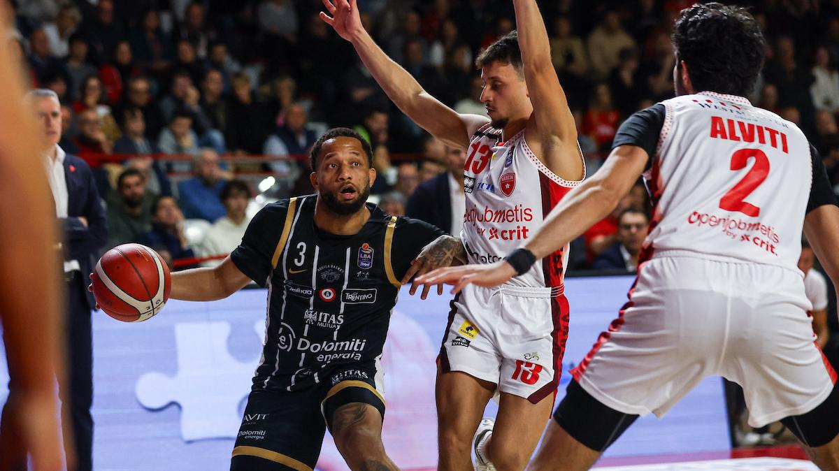Highlights LBA | Solo nel finale Trento ha ragione della pressione difensiva di Varese