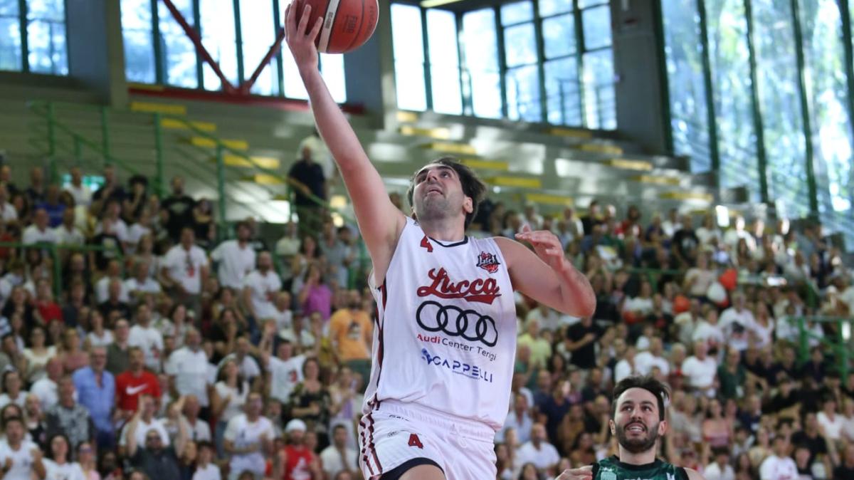 B Int - Basketball Lucca, la vittoria in gara 3 sulla Mens Sana Siena è promozione!