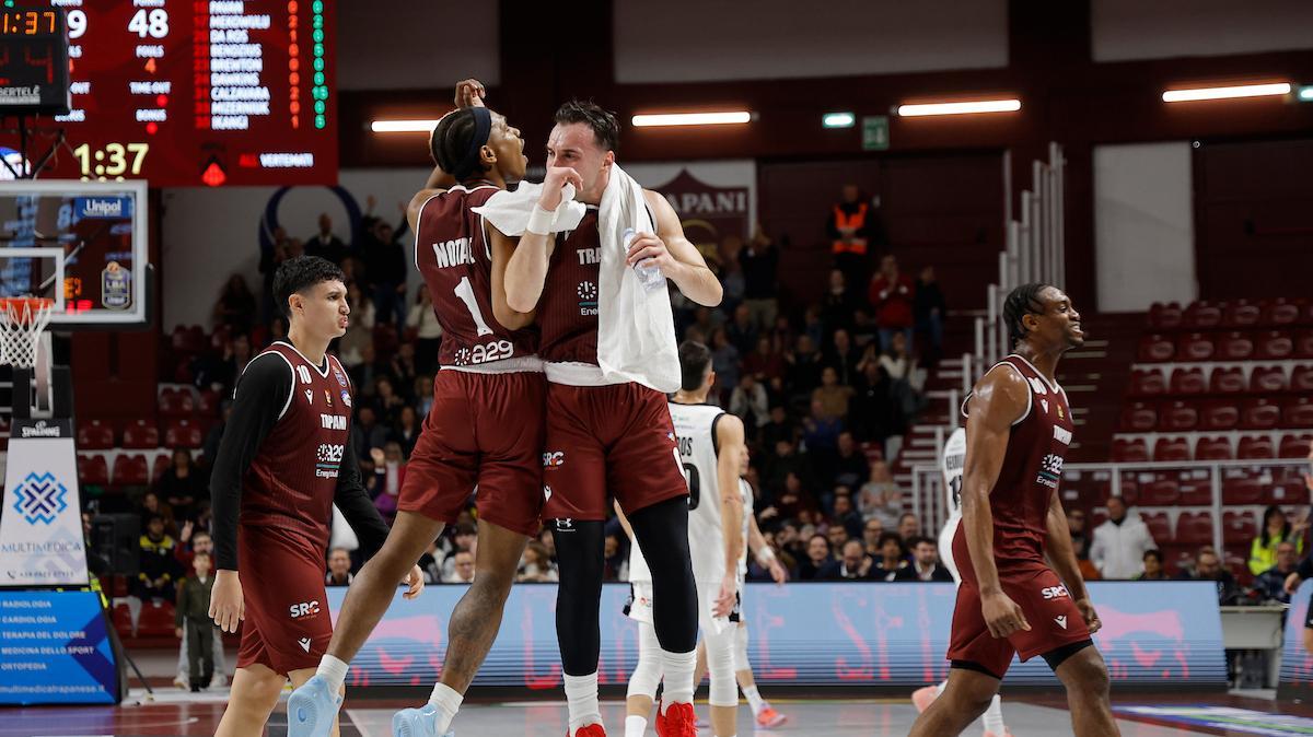 Repubblica: Trapani, multa da 50 mila euro. Solo 11 giocatori sotto contratto