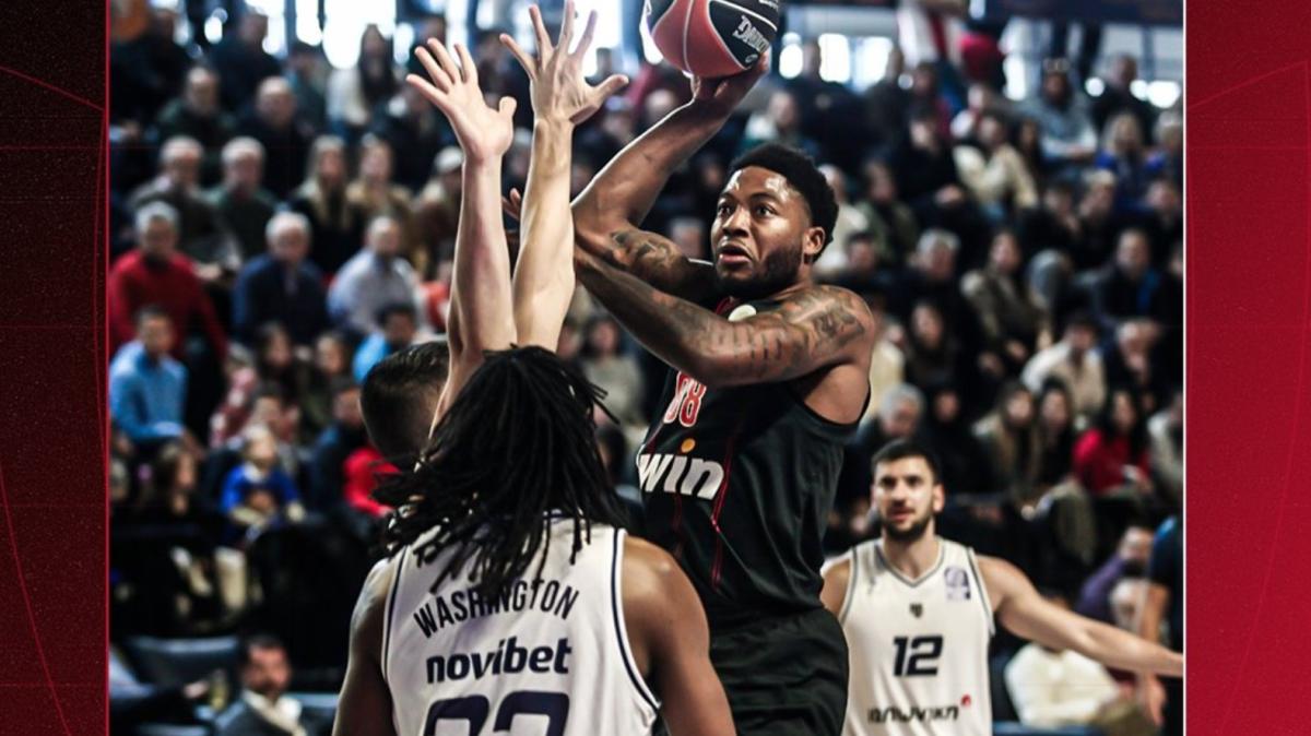 Tyrique Jones, esordio con l'Olympiacos da 14 punti e 4 rimbalzi