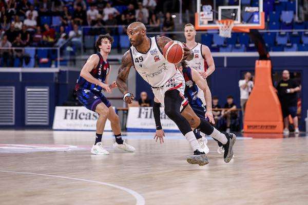 Ufficiale: Ike Udanoh si ritira, nel suo passato 5 club italiani. Futuro in NBA