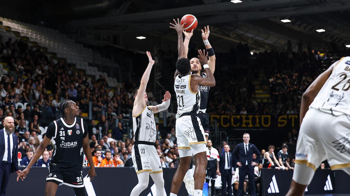 Pagelle: Trento passa a Bologna in Gara 2. Edwards stecca, Battle e Steward guidano l'Aquila