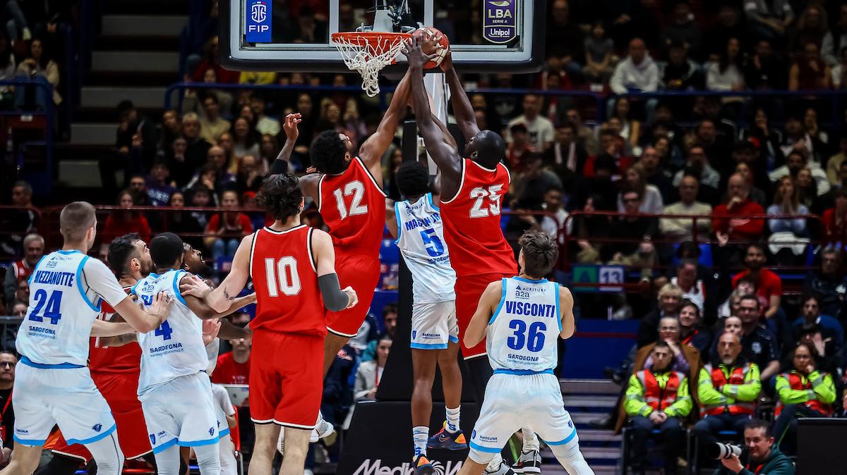 Olimpia Milano vs Dinamo Sassari: diretta 4Q 87-70 33'