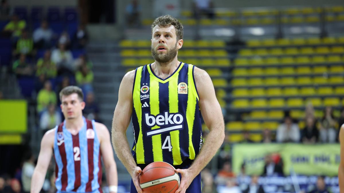 Nicolò Melli sul suo futuro: «Rinnovo Fenerbahce? Amo Istanbul, siamo a buon punto»