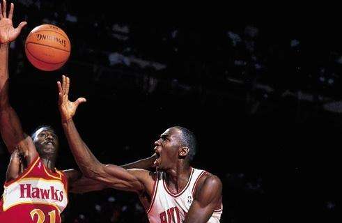 NBA - Slam Dunk Contest, 30 anni fa Dominique Wilkins vs Michael Jordan