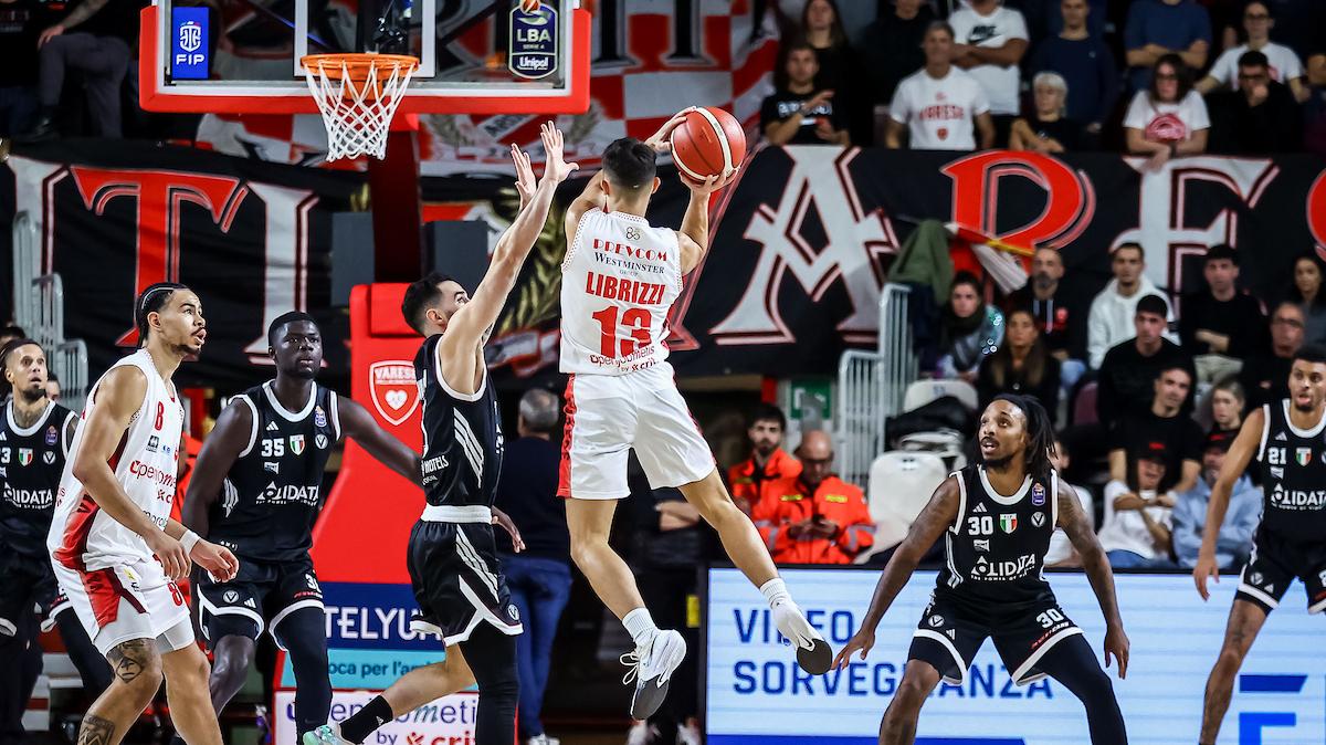 Highlights LBA | La lotta intensa tra Varese e Virtus Bologna
