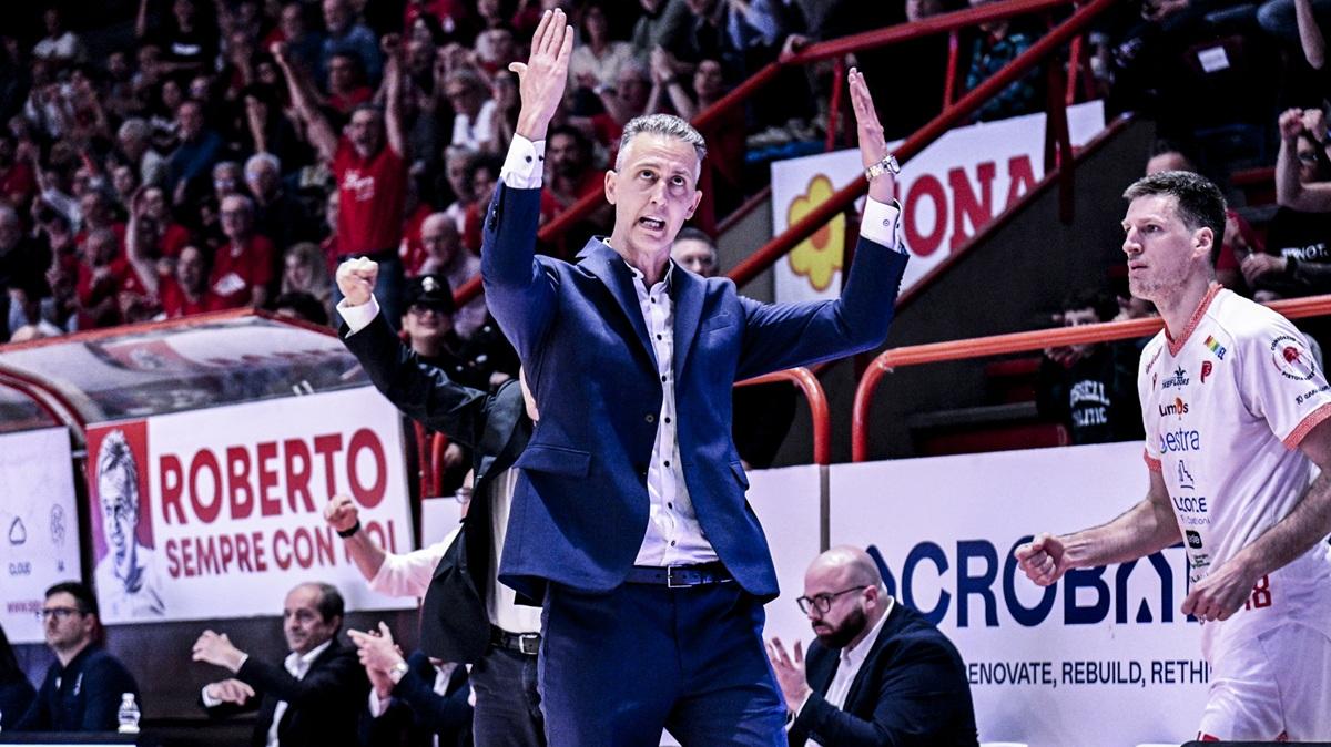 Pistoia, Strobl ai tifosi: "Non sarò l'allenatore nella prossima stagione. Questa città rimarrà nel mio cuore"