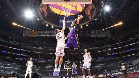 NBA - I Lakers zoppicano, ma di nuovo superano i Grizzlies