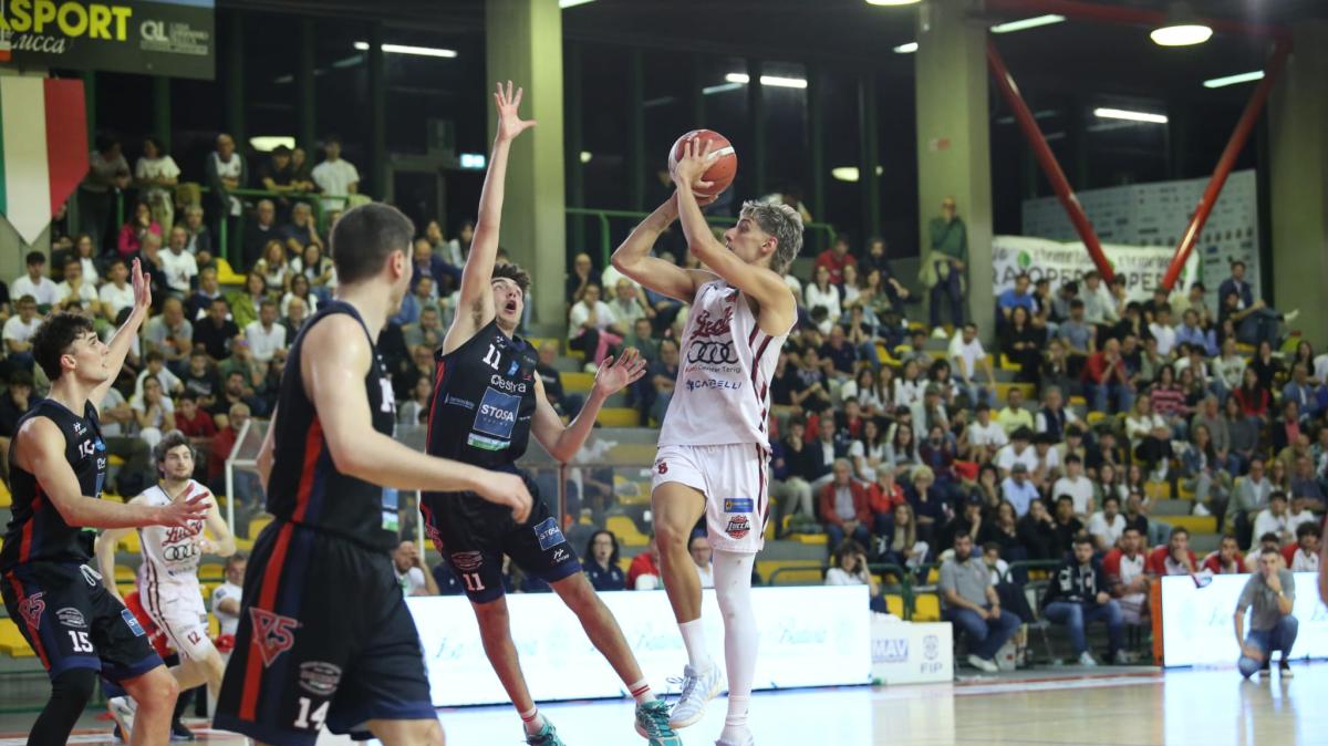 B Int - Nel finale il Basketball Lucca ha ragione della Virtus Siena