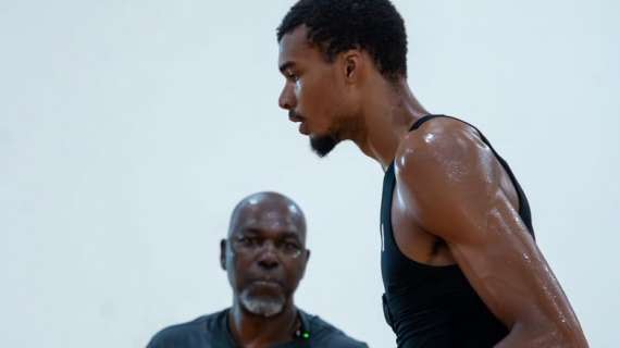 Victor Wembanyama avvistato mentre si allena con la leggenda dell'NBA