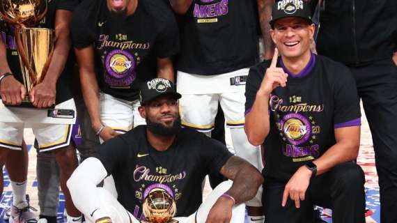 NBA - Lakers: Rob Pelinka e Darvin Ham reagiscono ai propositi di ritiro di LeBron
