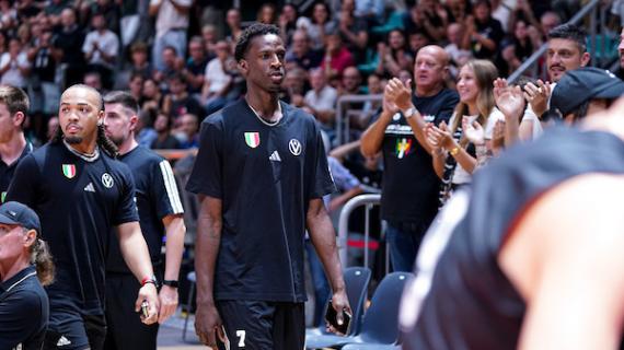 Saliou Niang: «NBA? Ci penso sempre. Ma ora il massimo per la Virtus Bologna»