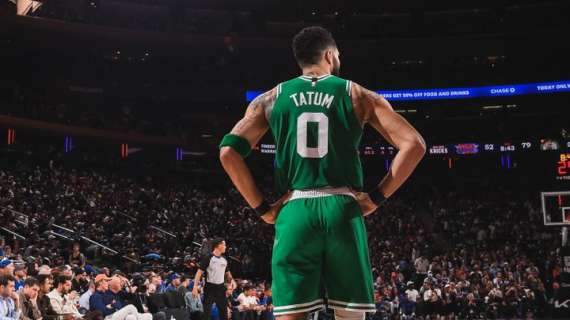 NBA - Jayson Tatum è stato portato via per un infortunio alla gamba destra