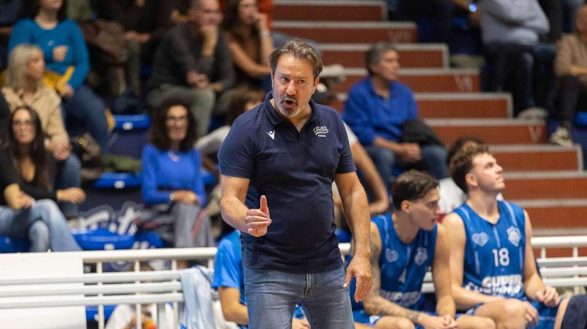 Serie B - La Virtus Ragusa gioca di squadra ed espugna Castellaneta con super Ianelli