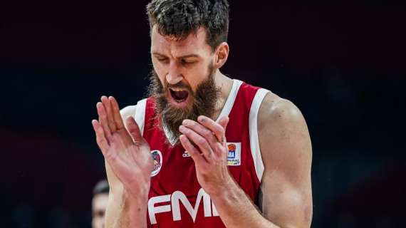 L'ex campione NBA Ognjen Kuzmic annuncia il ritiro dal basket giocato
