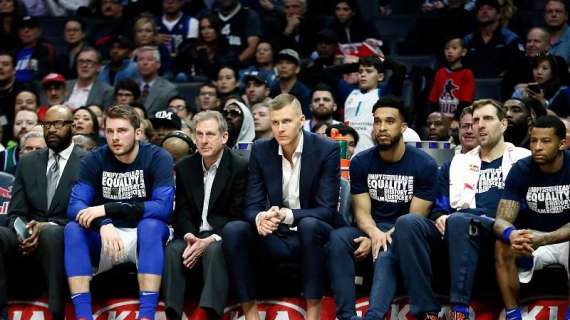 NBA - Kristaps Porzingis riceve solidarietà dai Mavs e dal sindacato giocatori