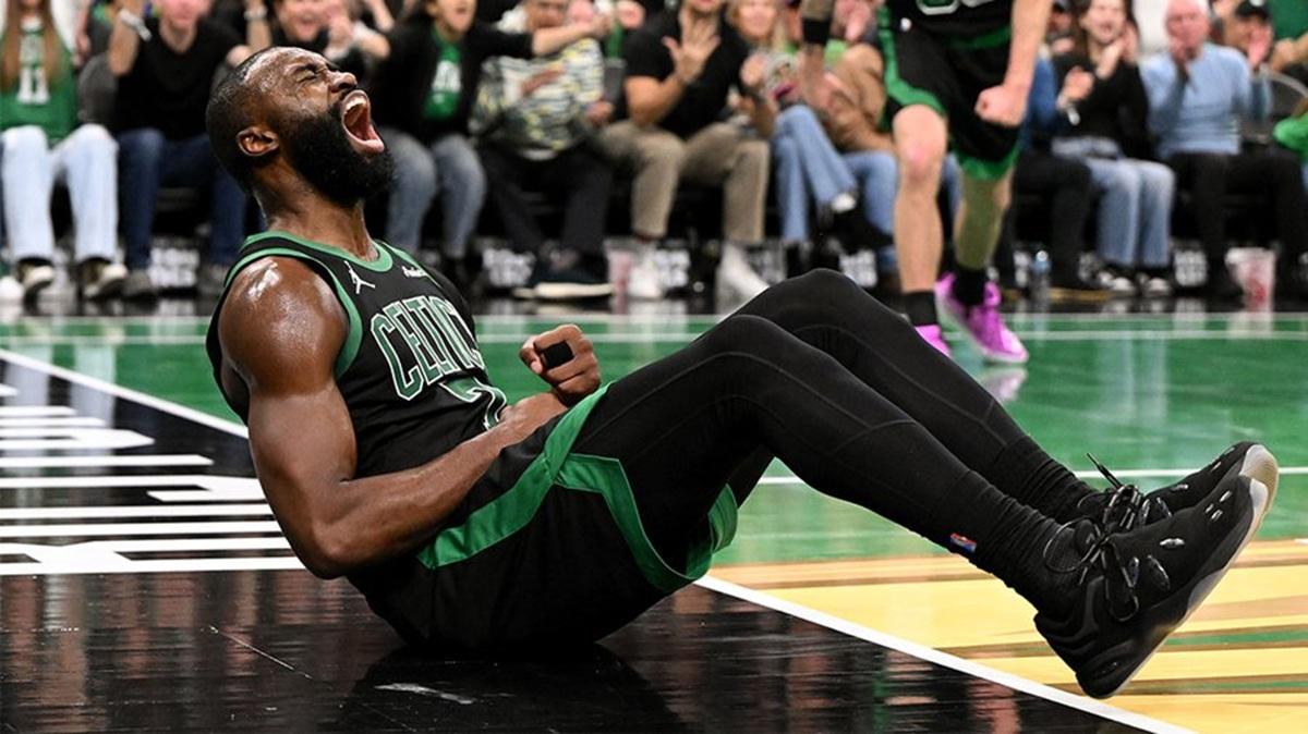 Celtics, Derrick White loda l'etica del lavoro di Jaylen Brown