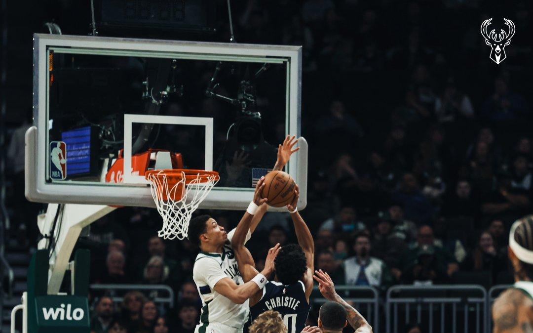 Rollins e Kuzma guidano i Milwaukee Bucks al controllo sui Mavericks