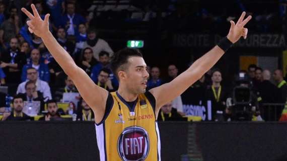 Sasha Vujacic e le chiavi della città di Torino per la Coppa Italia vinta nel 2018