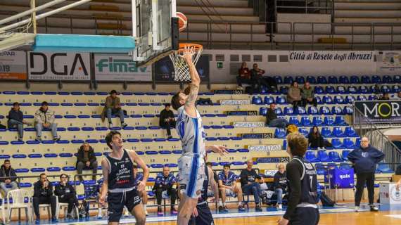 Serie B - Il Bramante Pesaro vince d'un soffio in casa della Roseto 20.20