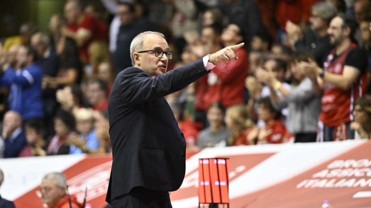 Derthona, Fioretti dopo Trieste: «Grossi problemi di falli e sbagliati tanti tiri non contestati»