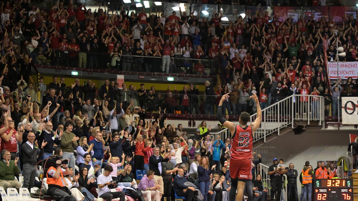 Trieste, i tifosi ci credono: PalaRubini verso il sold out contro la Virtus Bologna 