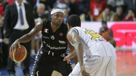 Virtus Bologna: Andre Collins is the subsitute of Allan Ray