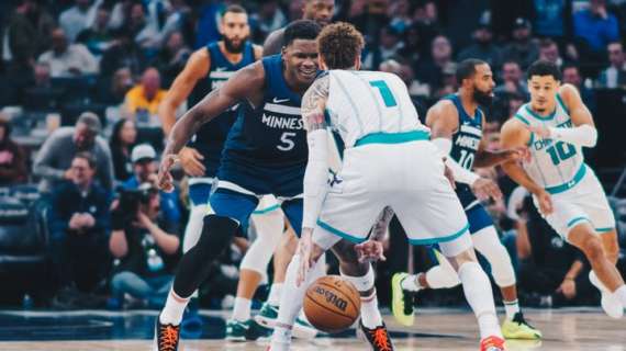 NBA - I Timberwolves non si cacciano nei guai contro gli Hornets