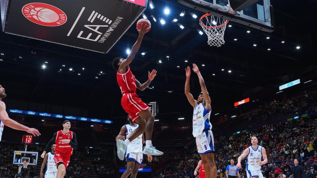 L'Olimpia Milano inciampa a Brescia, ma espugna Istanbul e vince facile conTreviso