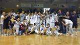 Il gruppone rossoblu festeggia la vittoria