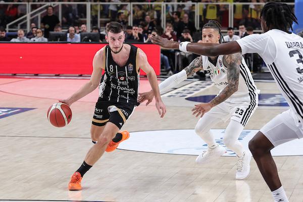 LIVE LBA - Dolomiti Energia Trentino vs Napoli Basketball, diretta (ore 17.30)