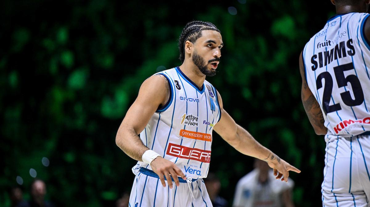 Infortunio Naz Mitrou-Long a Napoli: stop di qualche settimana 