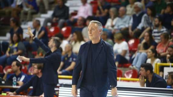 A2 - Brindisi ai playoff, Bucchi: «Andiamo a Rimini con fiducia e voglia di fare bene»