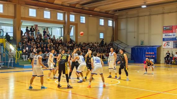 Serie B - Vismederi Costone sbanca il College Basketball a Borgomanero