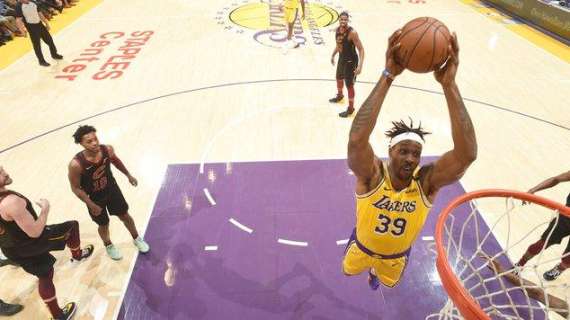 NBA - Lakers: LeBron James e Dwight Howard si divertono con i Cavaliers