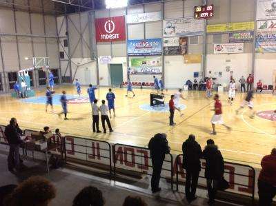 La Pescara Basket cade negli ultimi istanti a Matelica 