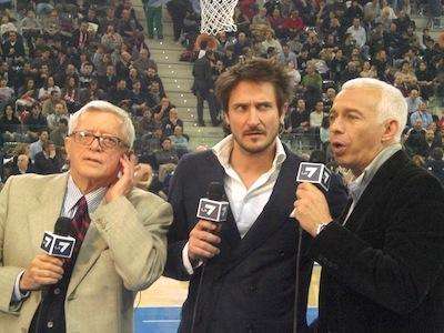Coach Valerio Bianchini insieme a Gianmarco Pozzecco e Ugo Francica Nava durante le Suisse Final Eight di Torino