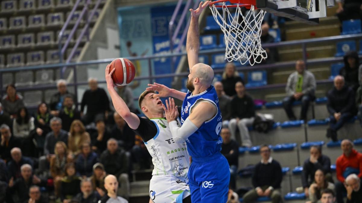 Serie B - Pielle Livorno passa al PalaCattani della Tema Sinergie Faenza