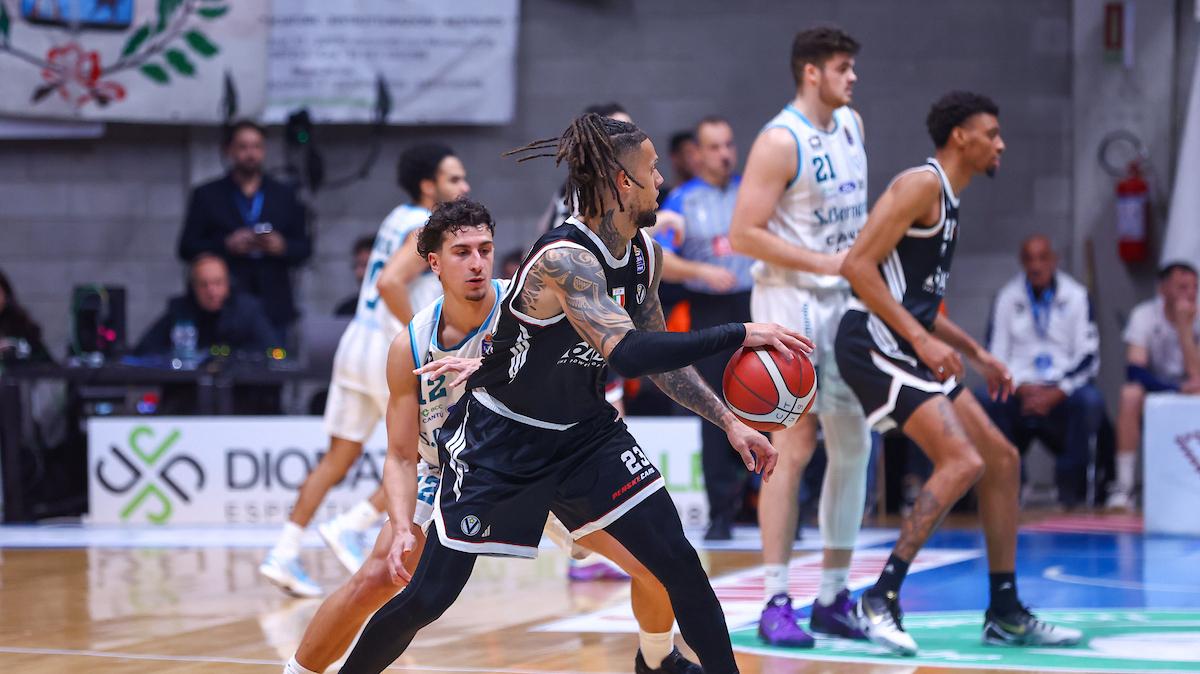 Highlights LBA | La Virtus Olidata non fa sconti alla Pallacanestro Cantù