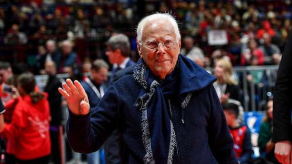 Addio a Giorgio Armani, l'Italbasket con il lutto contro Cipro